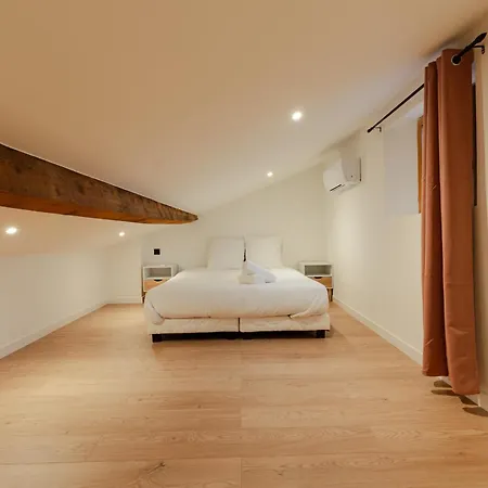 Le Chapelier Apartment *